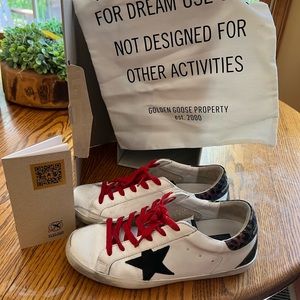 Golden Goose Superstars size 39